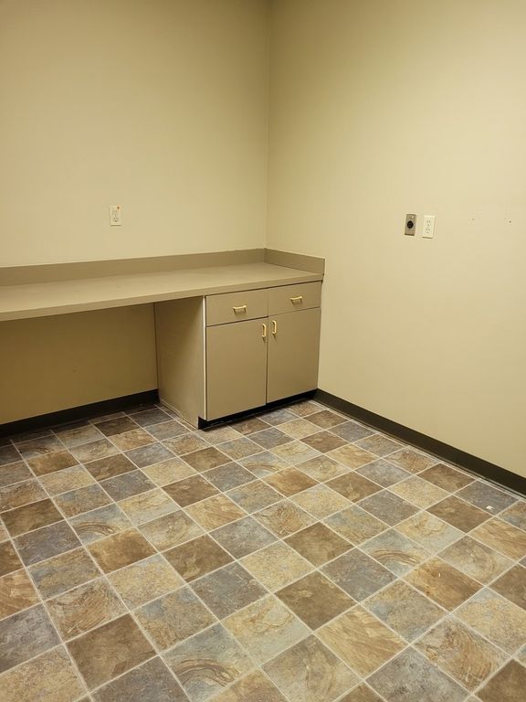 Image 15 of property listing at 3307 Broadway Street 130, Mt Vernon, IL 62864