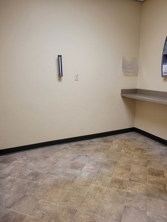 Image 4 of property listing at 3307 Broadway Street 130, Mt Vernon, IL 62864