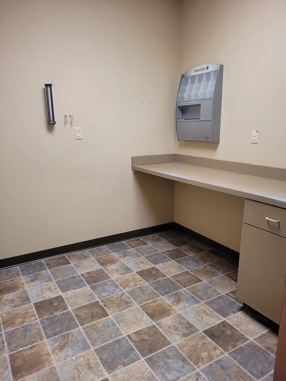 Image 5 of property listing at 3307 Broadway Street 130, Mt Vernon, IL 62864