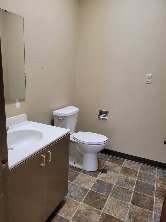 Image 7 of property listing at 3307 Broadway Street 130, Mt Vernon, IL 62864