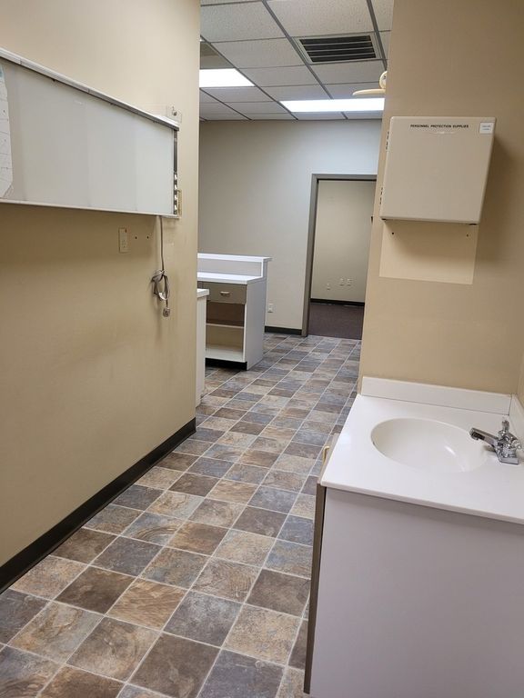 Image 8 of property listing at 3307 Broadway Street 130, Mt Vernon, IL 62864