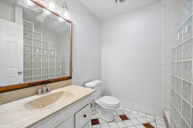 5209 Evergreen Street, Bellaire, TX 77401