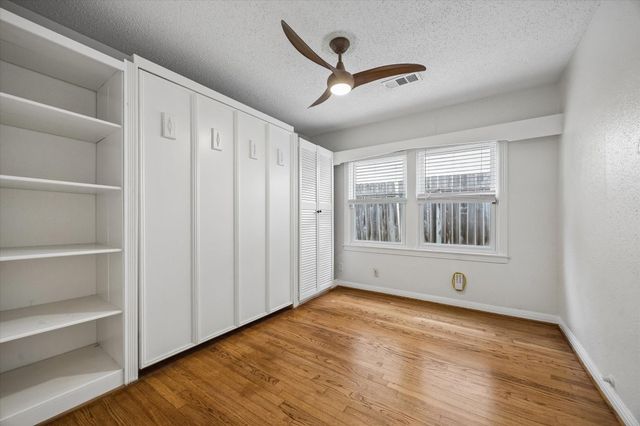 5209 Evergreen Street, Bellaire, TX 77401