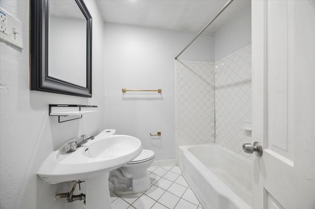 5209 Evergreen Street, Bellaire, TX 77401