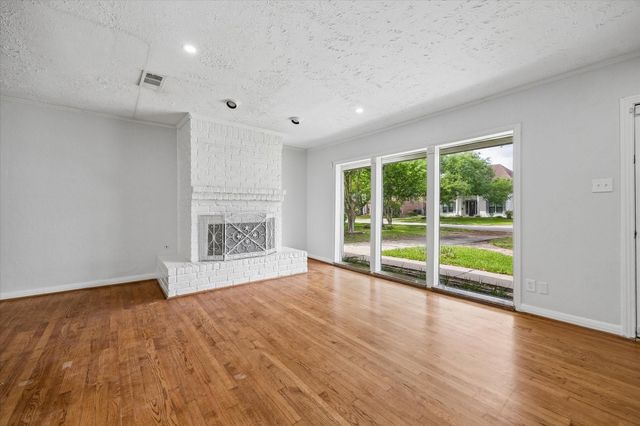 5209 Evergreen Street, Bellaire, TX 77401