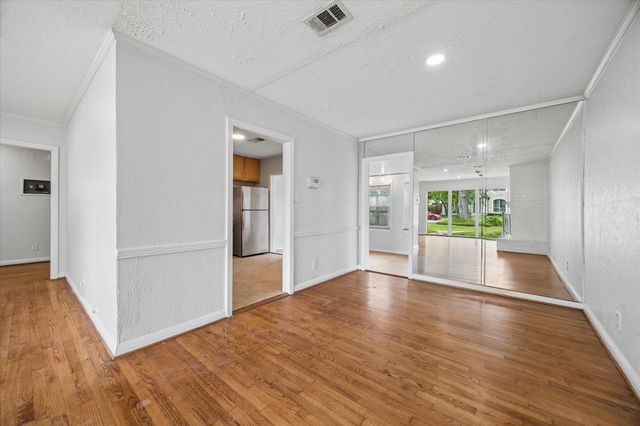 5209 Evergreen Street, Bellaire, TX 77401