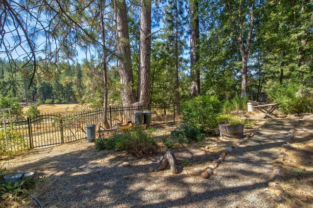 105 Avery Sheep Ranch Rd, Avery, CA 95224