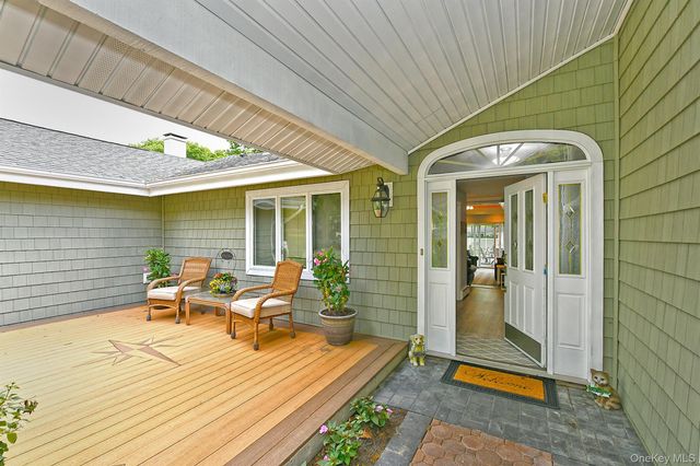 1019 Old Medford Avenue, Farmingville, NY 11738