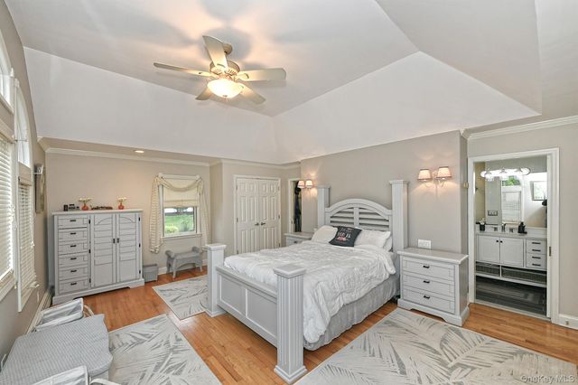 1019 Old Medford Avenue, Farmingville, NY 11738