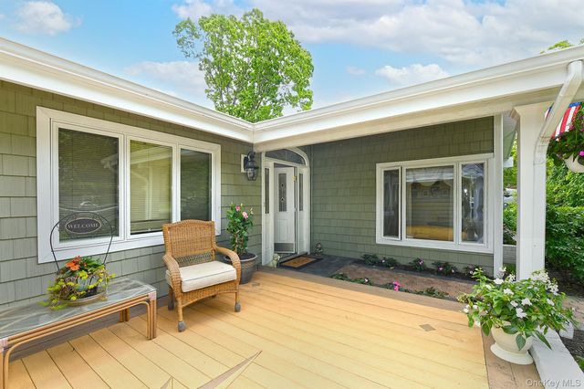 1019 Old Medford Avenue, Farmingville, NY 11738