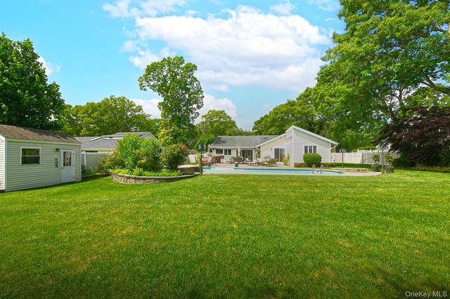 1019 Old Medford Avenue, Farmingville, NY 11738