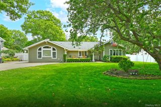 1019 Old Medford Avenue, Farmingville, NY 11738