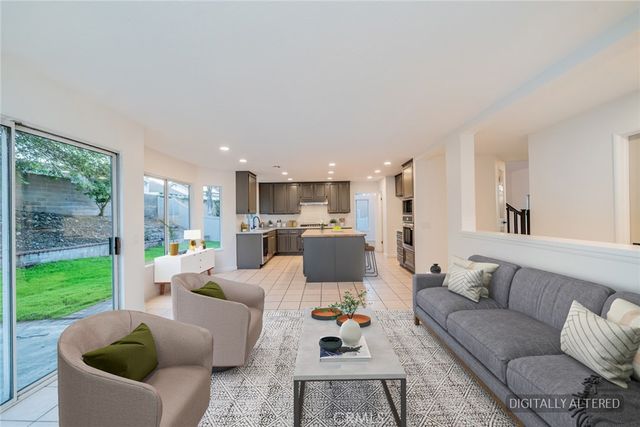 2674 La Morada, Rialto, CA 92377