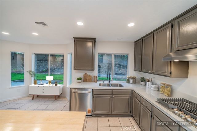 2674 La Morada, Rialto, CA 92377