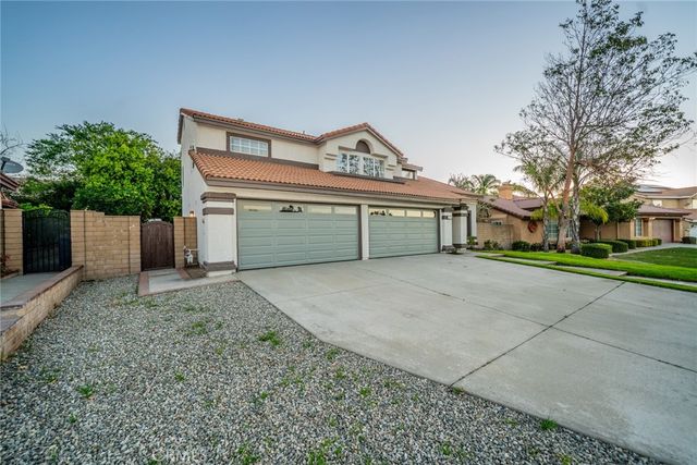 2674 La Morada, Rialto, CA 92377