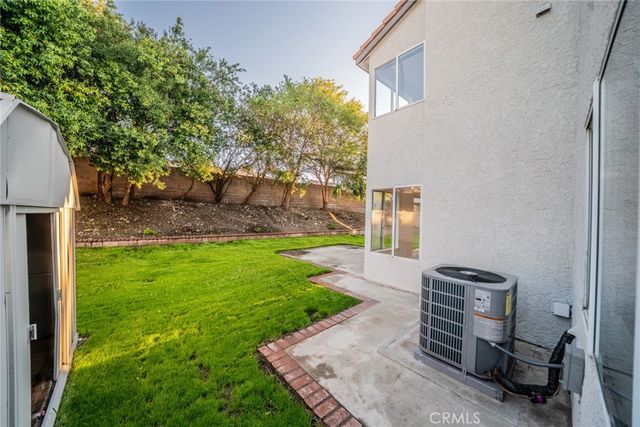 2674 La Morada, Rialto, CA 92377