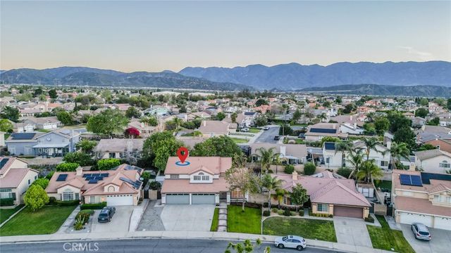 2674 La Morada, Rialto, CA 92377