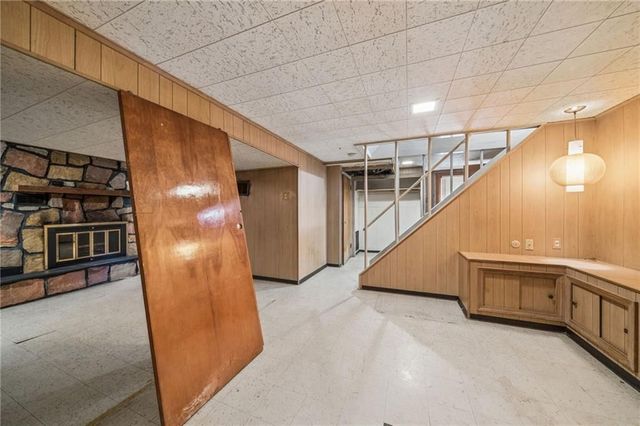 318 Dunbar Dr, Wilkins Twp, PA 15235