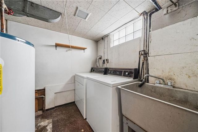 318 Dunbar Dr, Wilkins Twp, PA 15235