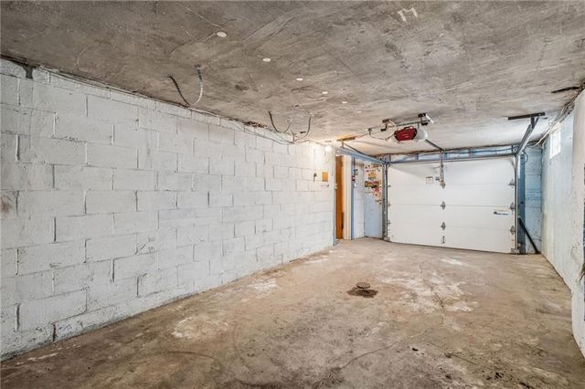 318 Dunbar Dr, Wilkins Twp, PA 15235