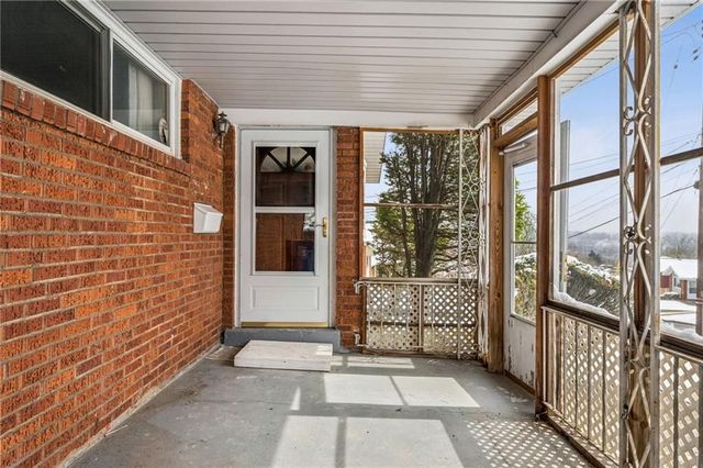 318 Dunbar Dr, Wilkins Twp, PA 15235