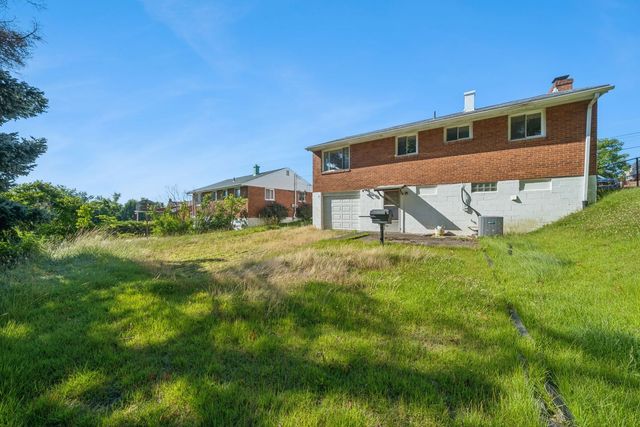 318 Dunbar Dr, Wilkins Twp, PA 15235