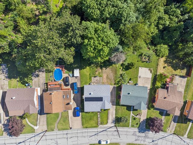 318 Dunbar Dr, Wilkins Twp, PA 15235