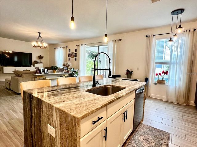 3704 W WYOMING AVENUE, Tampa, FL 33611