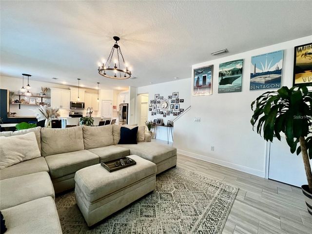 3704 W WYOMING AVENUE, Tampa, FL 33611