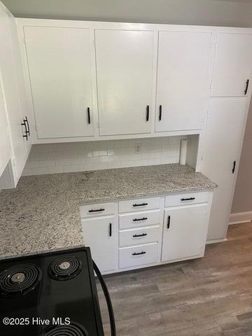 1507 Greenville Boulevard SE, Greenville, NC 27858