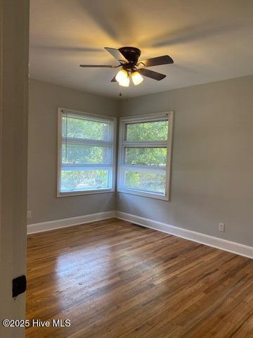 1507 Greenville Boulevard SE, Greenville, NC 27858