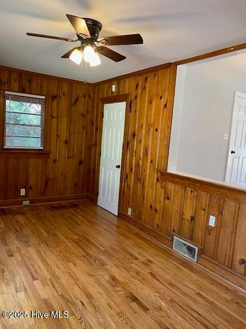 1507 Greenville Boulevard SE, Greenville, NC 27858