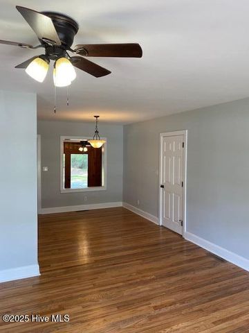 1507 Greenville Boulevard SE, Greenville, NC 27858