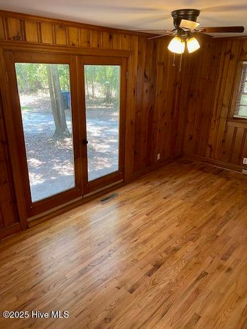 1507 Greenville Boulevard SE, Greenville, NC 27858