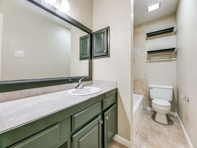 8601 Park Lane 221, Dallas, TX 75231