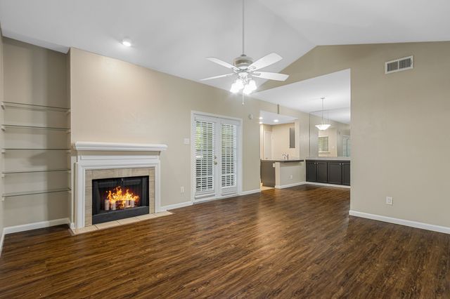 8601 Park Lane 221, Dallas, TX 75231