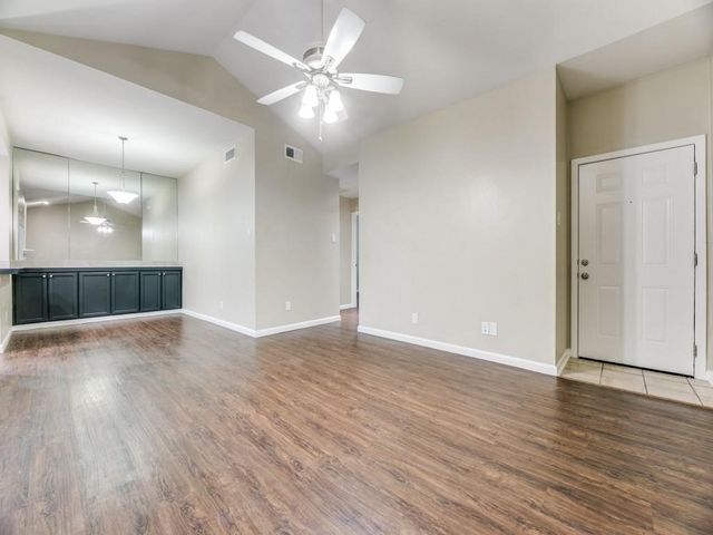 8601 Park Lane 221, Dallas, TX 75231