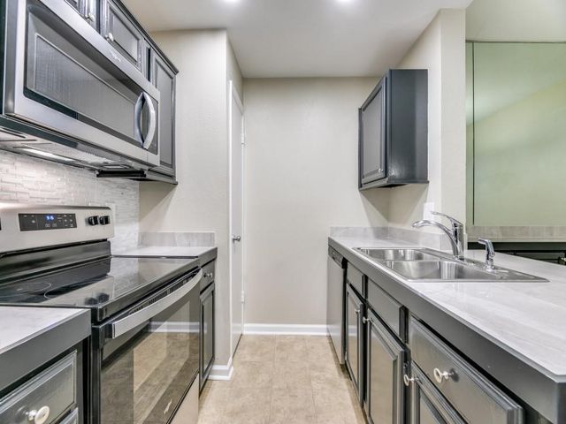 8601 Park Lane 221, Dallas, TX 75231
