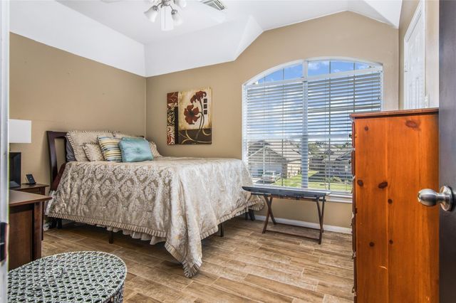 810 Hallmark Oak Street, Seabrook, TX 77586