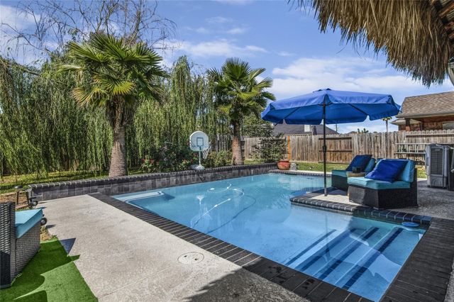 810 Hallmark Oak Street, Seabrook, TX 77586