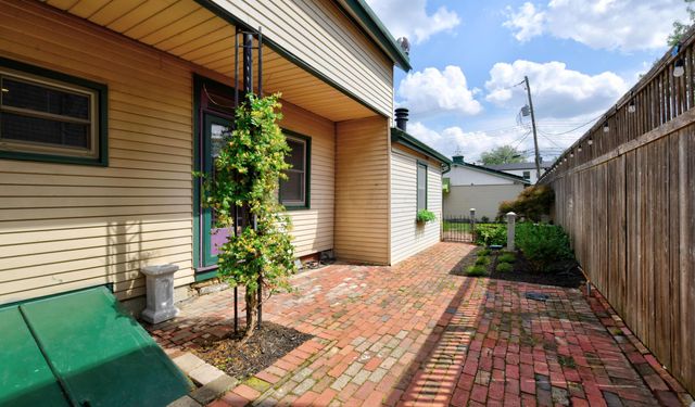471 E Beck Street, Columbus, OH 43206