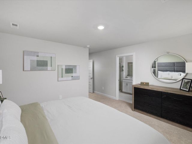 829 Stream View Court, Mebane, NC 27302