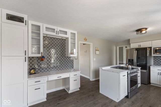 8815 Fathom Crest, Indianapolis, IN 46256