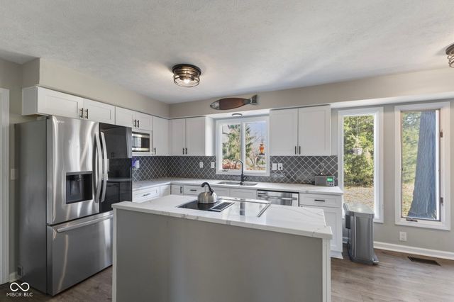 8815 Fathom Crest, Indianapolis, IN 46256