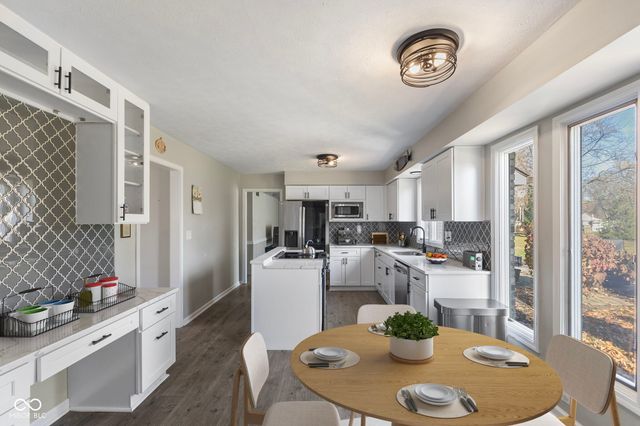 8815 Fathom Crest, Indianapolis, IN 46256