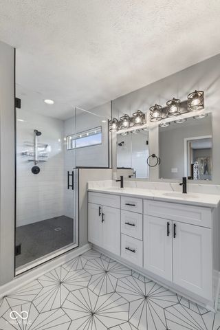 8815 Fathom Crest, Indianapolis, IN 46256