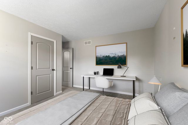 8815 Fathom Crest, Indianapolis, IN 46256