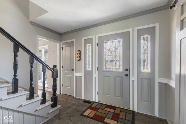 8815 Fathom Crest, Indianapolis, IN 46256