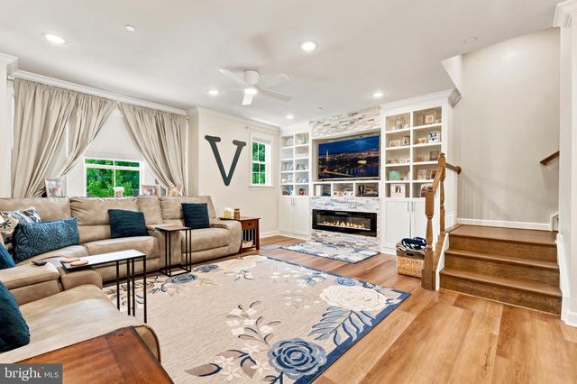7353 MOUNTAINEER DR, Alexandria, VA 22306