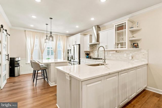 7353 MOUNTAINEER DR, Alexandria, VA 22306